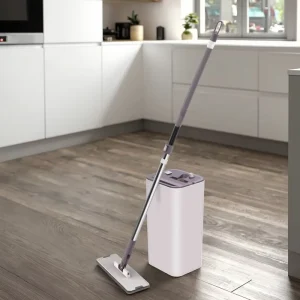 360-Degree Swivel Microfiber Flat Panel Mop with Extensible Steel Pole and Automatic Spray