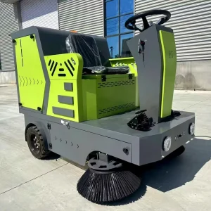 Best Selling New Electric Ride On Self Propelled Road Sweeper with Cold Water Cleaning