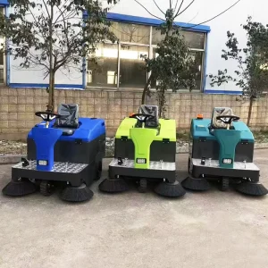 Commercial Ride-On Floor Sweeper Low-Noise Battery-Powered for Schools and Hospitals