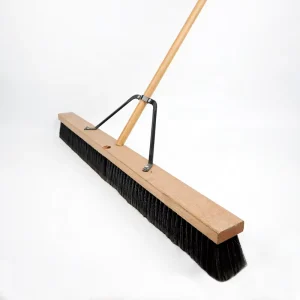 Durable Wooden Handle Outdoor Sweeping Broom for Industrial and Commercial Cleaning Projects