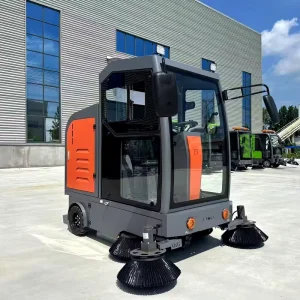 Electric Ride On Floor Sweeper Fully Enclosed Cab Battery Powered Industrial Road Sweeper for Warehouse
