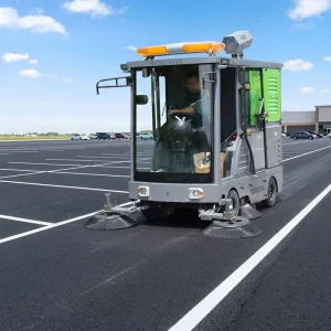 Electric Ride-On Sweeper and Floor Sweeper with Fog Cannon, 20000m²/h Capacity, 2200mm Cleaning Width, 300L Water Tank