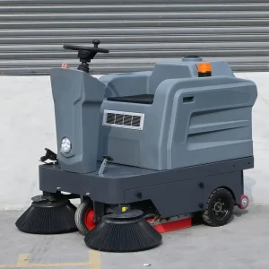 Electric Ride-On Wet and Dry Street Sweeper for Leaves and Asphalt Roads