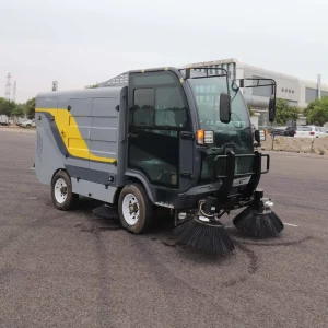 Four-Wheel Electric Ride-On High-Pressure Vacuum Street Sweeper with 240L Dustbin