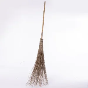 Handmade Natural Bamboo Grass Broom with Long Handle for Garden and Outdoor Cleaning
