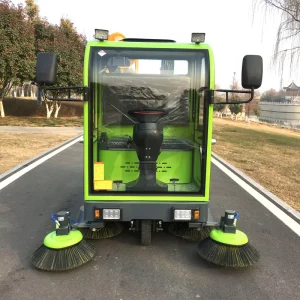 High Efficiency 1900mm Closed Driving Cabin Sweeper Machine Commercial Floor Road Cleaning Truck for Industrial Street Cleaning