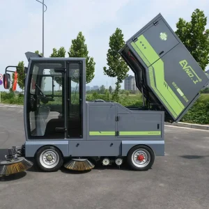Industrial Ride-On Dry and Wet Vacuum Floor Sweeper for Large Areas