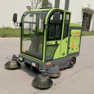 Industrial Ride on Road Sweeper Machine Enclosed Cabin Electric Street Sweeper for Warehouse Factory Park Cleaning