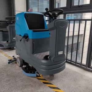 KUER XJ80S Industrial Ride On Floor Scrubber Automatic Floor Scrubbing Machine for Concrete & Tile Floors