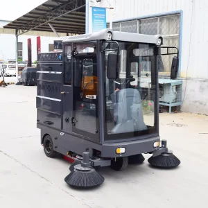 New CE Approved Ride On Industrial Sweeper Truck with Fog Cannon 48V Battery Powered for Urban and Suburban Roads