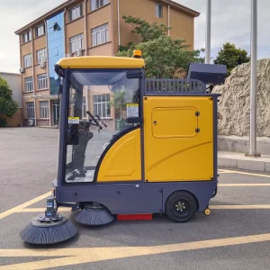 New Custom Outdoor Ride on Electric Floor Sweeper with Self Propelled 150Ah Battery for Road Street Park Lot Dust Collection