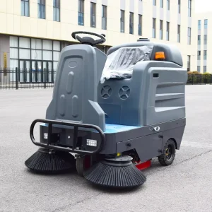 New Electric Industrial Ride On Floor Sweeper Machine 1300mm Cleaning Width for Outdoor Road Warehouse Use