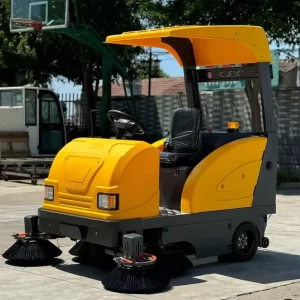New Electric Ride on Industrial Floor Sweeper 1900mm Width 14000 h Cordless Self Propelled 150L Dustbin for Street Sidewalk