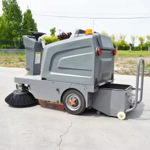 New Ride On Floor Sweeper with Three Brushes 8500m2 h Efficiency Battery Powered for Concrete Floors