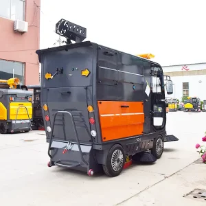 New Ride On Street Sweeper Ultra Wide 2400mm Path 35 Degree Gradeability Heavy Duty 4000W Electric High Pressure Cleaning