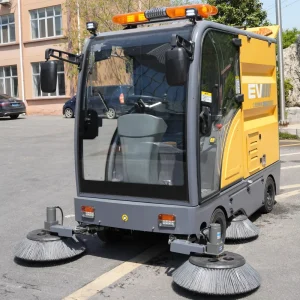 Outdoor Ride-On Floor Sweeper with High-Pressure Dust-Suppression Spray for Urban Road Cleaning