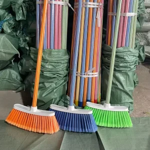 PVC Coated Wood Stick Factory Wooden Handle Poles for Broom and Mop Cleaning