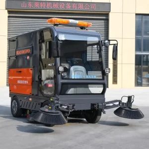 Professional CE Certified Enclosed Cabin Hydraulic Driving Type Automatic High Pressure Water Spray Road Street Sweeper
