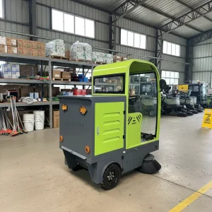 Renqi’s Brand New Semi Enclosed Electric Sweeping Machine for Parking Lot Ride on Sweeping Machine for Sale