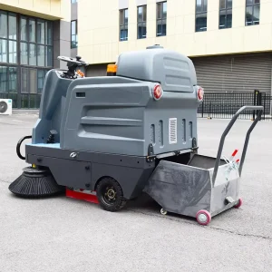 Ride-On 48V Battery-Powered Electric Floor Sweeper Self-Propelled Road Sweeper 1300mm Cleaning Width