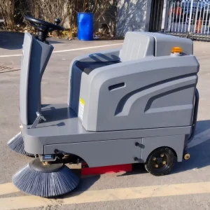 Ride-On Garage Asphalt Road Floor Sweeper