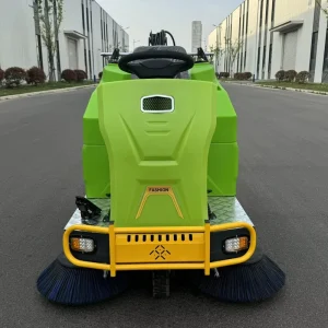 Ride-On Industrial Electric Road Sweeper 1450mm Cleaning Width with High-Pressure Water Spray