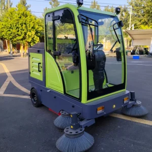 Self-Propelled Brush Vacuum Floor Sweeper Automatic Battery-Powered Ride-On Floor Scrubber for Campus and Apartment Complexes