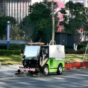Street Sweeper Floor Sweeping Machine with High-Pressure Washing System