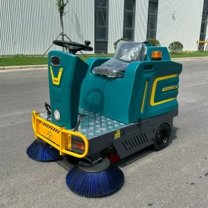 Street Sweeper Sweeping Width 1300mm Electric Ride on Sweeper Sweeping Machine for Street Roads Factories Warehouses