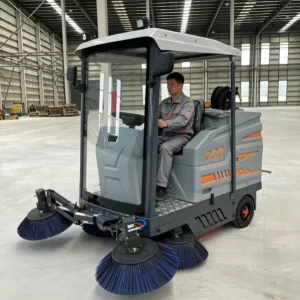 Warehouse Factory Ride-on Floor Sweeper Machine 1850mm Sweeping Width